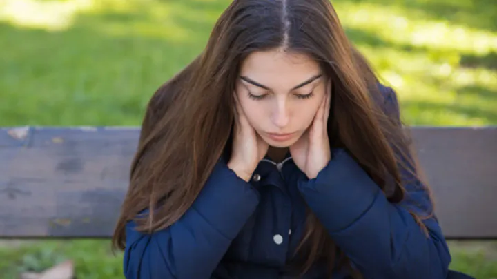 10 Toxic Relationship Signs You Shouldn’t Ignore!
