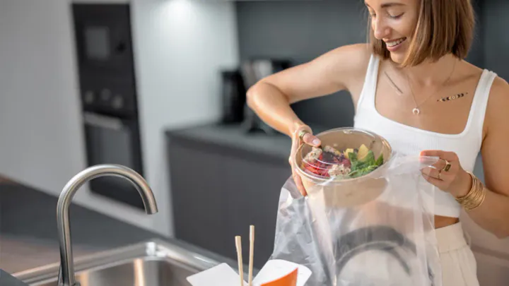 Simple Swaps for a plastic-free living: Ditching Plastic the Right Way!