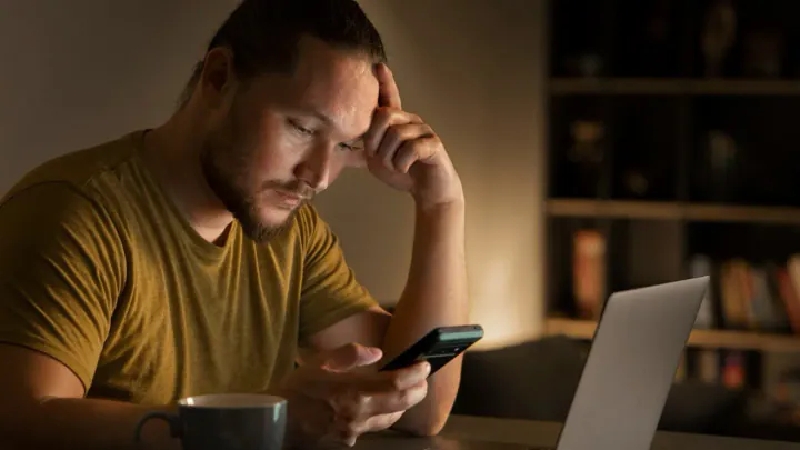 Why You Need a Digital Detox Mental Cleanse This Weekend?